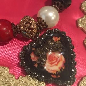 Betsey Johnson vintage red pink rose bow heart charm bracelet stretchy beads